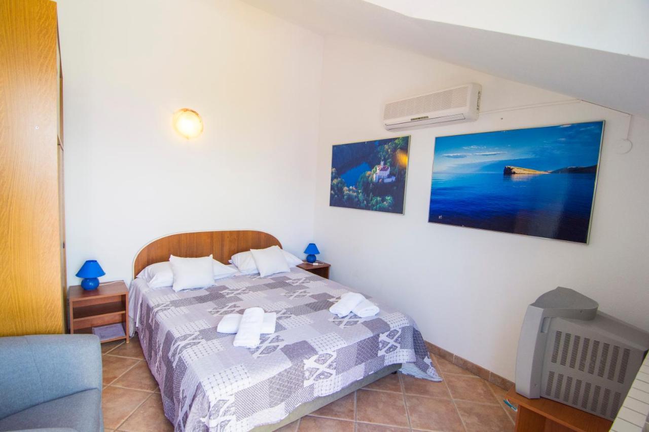 Villa Tereza Splitska Exterior foto